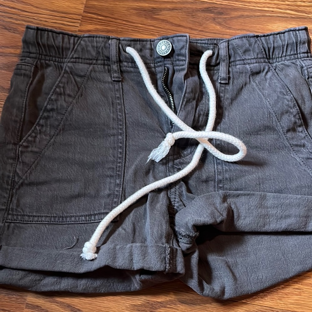 American Eagle Gray shorts size 000